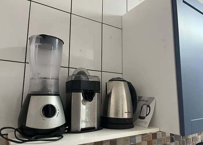 Apto Tombo Guarujá 2dorm 2 banh pé na areia com ar cond promoção