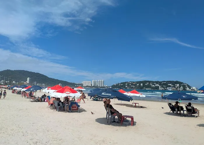 Quartos Com Suite Em Casa De Praia Com Piscina Guarujá